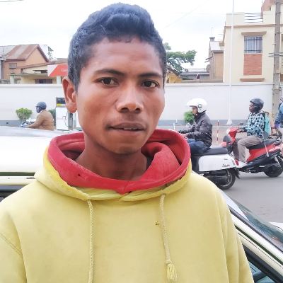 Taxi Finder Madagascar, Chauffeur RATOLOJANAHARY Fanomezantsoa, 9650 TAA