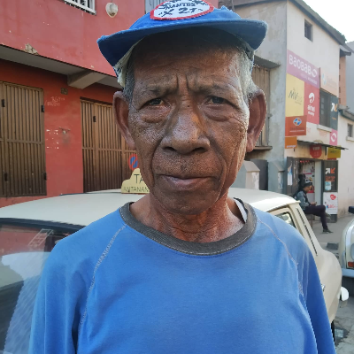 Taxi Finder Madagascar, Chauffeur Mr RANDRIANOMANANA, 3335 TV