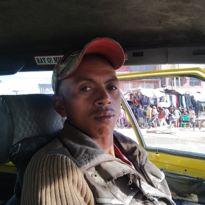 Taxi Finder Madagascar, Chauffeur RAKOTONANDRASANA Tiana Herizo, 8789 TN