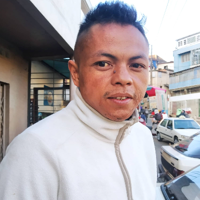 Taxi Finder Madagascar, Chauffeur ANDRIAMPARANY Njaratiana Dridrina, 2400 TAD