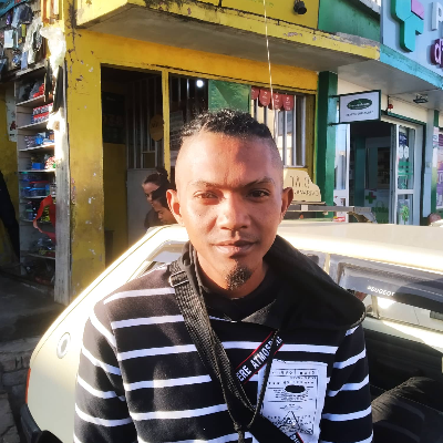 Taxi Finder Madagascar, Chauffeur RANAIVOARISON Njatonirina, 8143TAA