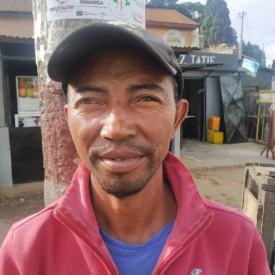 Taxi Finder Madagascar, Chauffeur RASOLONJATOVO Emmanuel, 0114 TBG