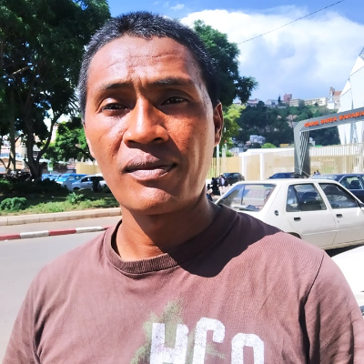 Taxi Finder Madagascar, Chauffeur RANOELIHARILALA Fenosoa, 0902 TAC