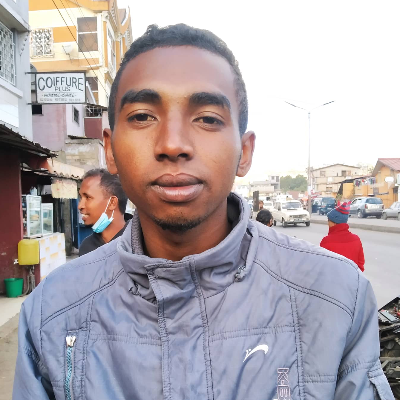 Taxi Finder Madagascar, Chauffeur RANDRIAMANANTSOA Heriniaina Fabien, 9898 TAJ