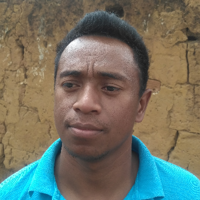 Taxi Finder Madagascar, Chauffeur Randrianiaina Livasoa, 6238 TAB