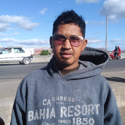 Taxi Finder Madagascar, Chauffeur RAKOTOMALALA Hery Nambinina, 7166 TP