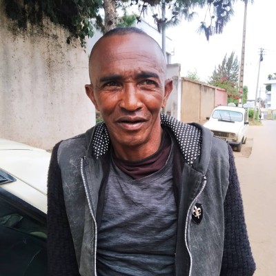 Taxi Finder Madagascar, Chauffeur RADONAZAFY Jym John, 8882 TAV
