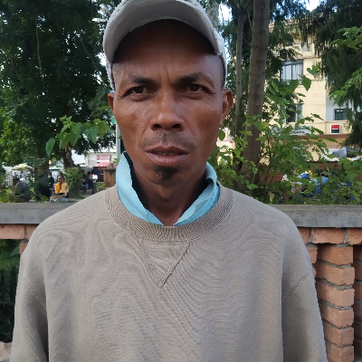 Taxi Finder Madagascar, Chauffeur RANDRIAMINDROSOA Hery Jean, 7642 TR