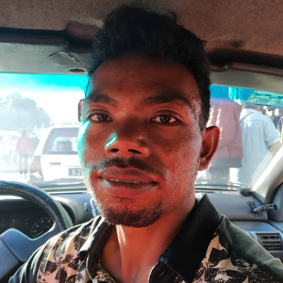Taxi Finder Madagascar, Chauffeur RAKOTONIARIVO Hajaniaina, 2100 TAC
