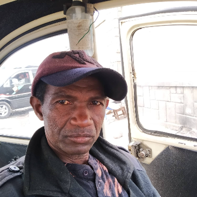 Taxi Finder Madagascar, Chauffeur RAKOTO Jérôme, 7885 TU
