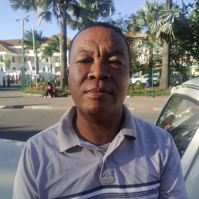 Taxi Finder Madagascar, Chauffeur RAKOTONIAINA Mbolatiana, 0738 TAB
