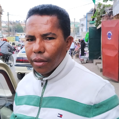 Taxi Finder Madagascar, Chauffeur RAKOTOARISOA Marcelin, 7833 TN