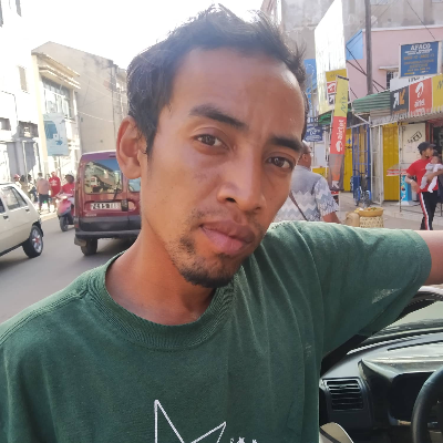 Taxi Finder Madagascar, Chauffeur RABEMANOTRONA Herilalaina, 2852 TAA