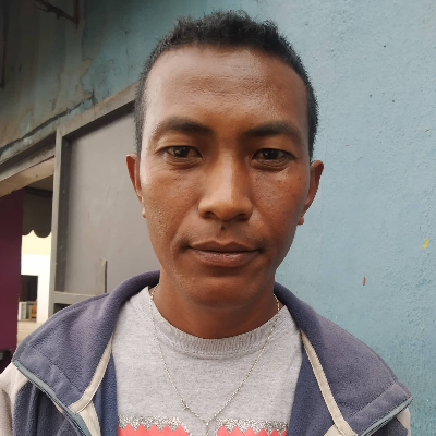 Taxi Finder Madagascar, Chauffeur TOJONIRINA Lalaina, 2739 TU